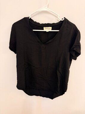 Cloth & Stone Black V Neck Short Sleeve Tee Medium